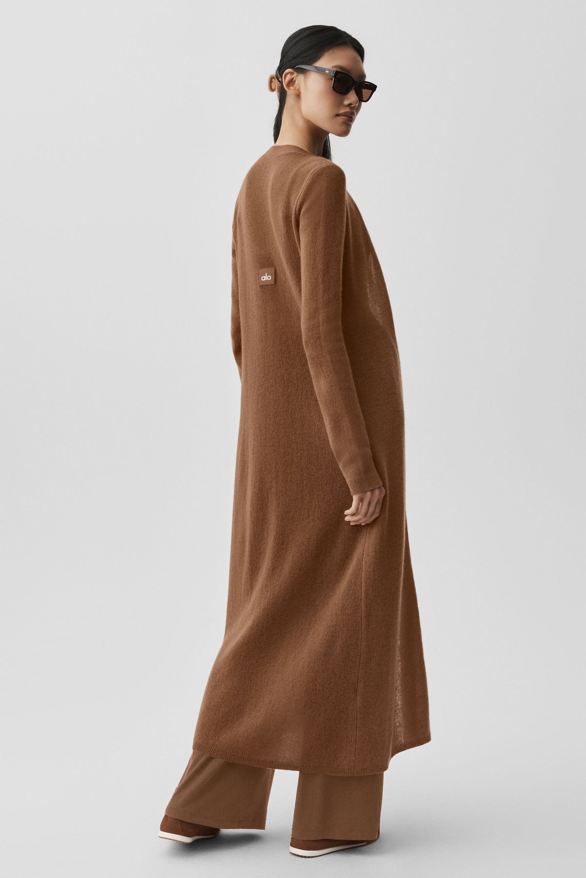 Alo Yoga Sheer Cashmere Long Cardigan - Sun Kissed Brown - imagen 2