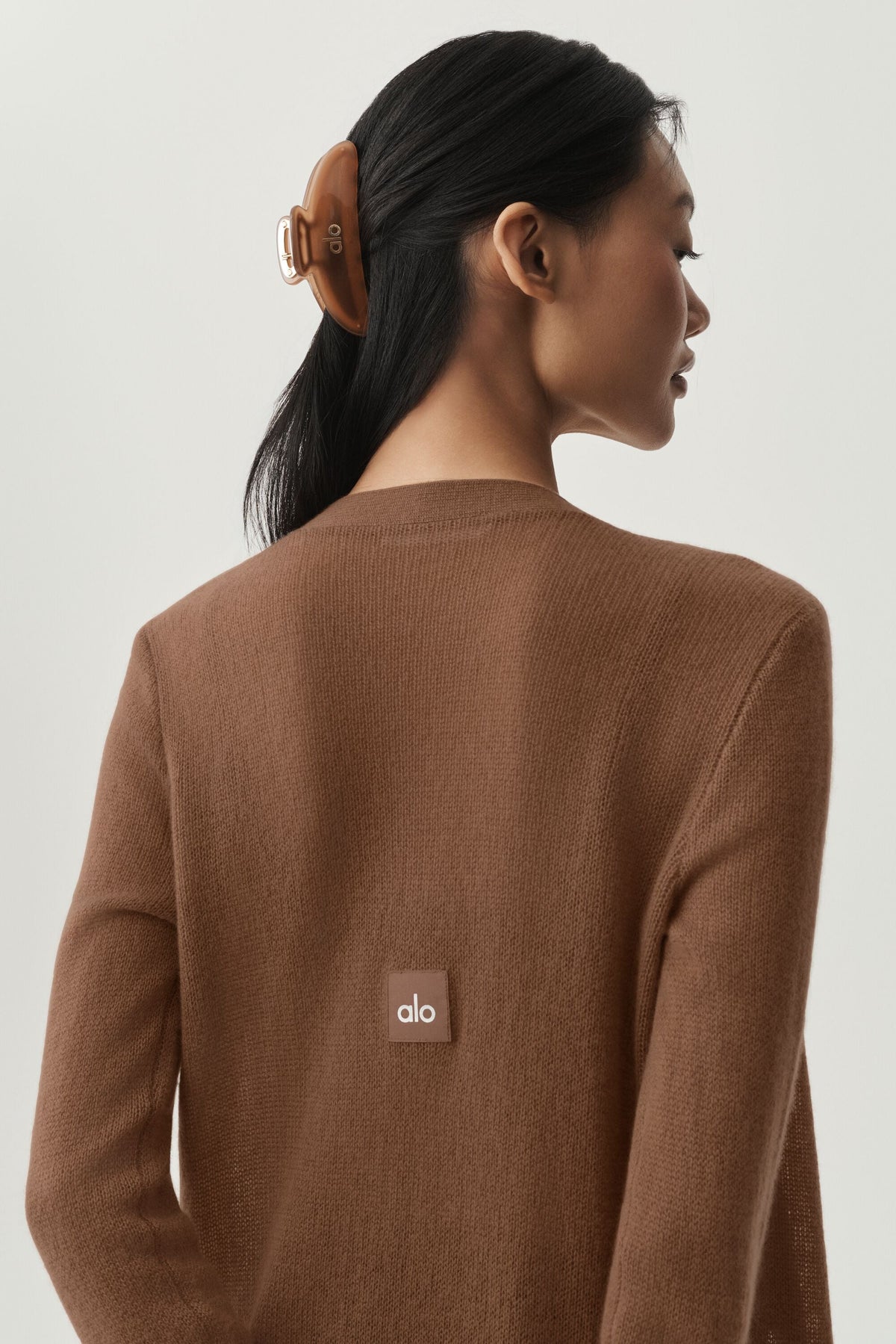 Alo Yoga Sheer Cashmere Long Cardigan - Sun Kissed Brown - imagen 5