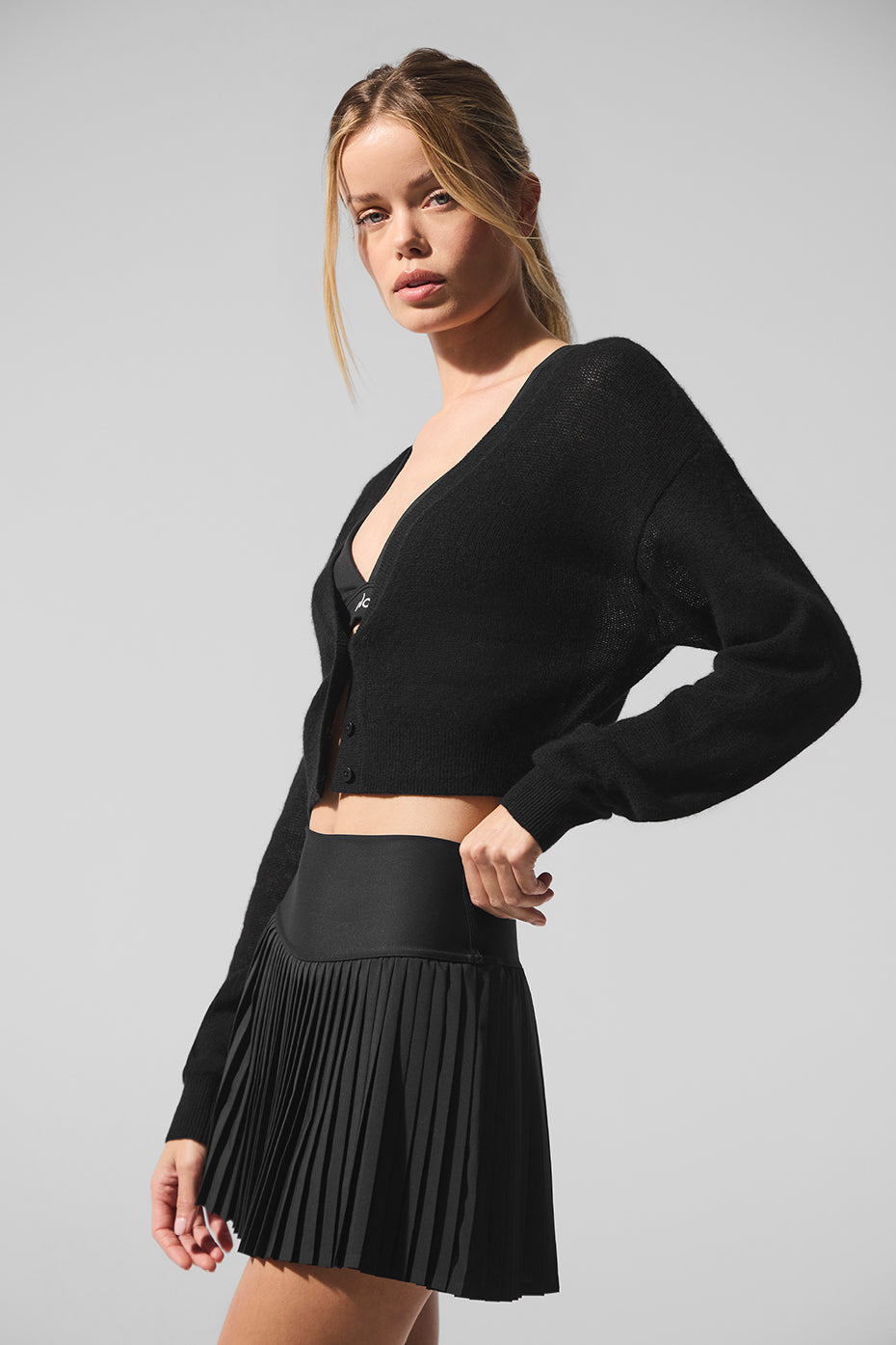 Alo Yoga Sheer Cashmere Cropped Cardigan - Black - imagen 1