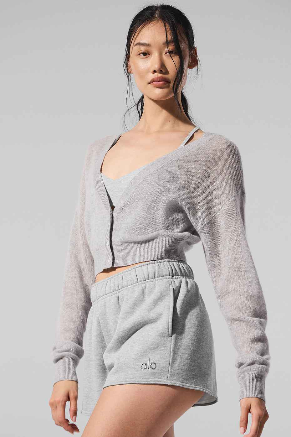 Alo Yoga Sheer Cashmere Cropped Cardigan - Athletic Heather Grey - imagen 5