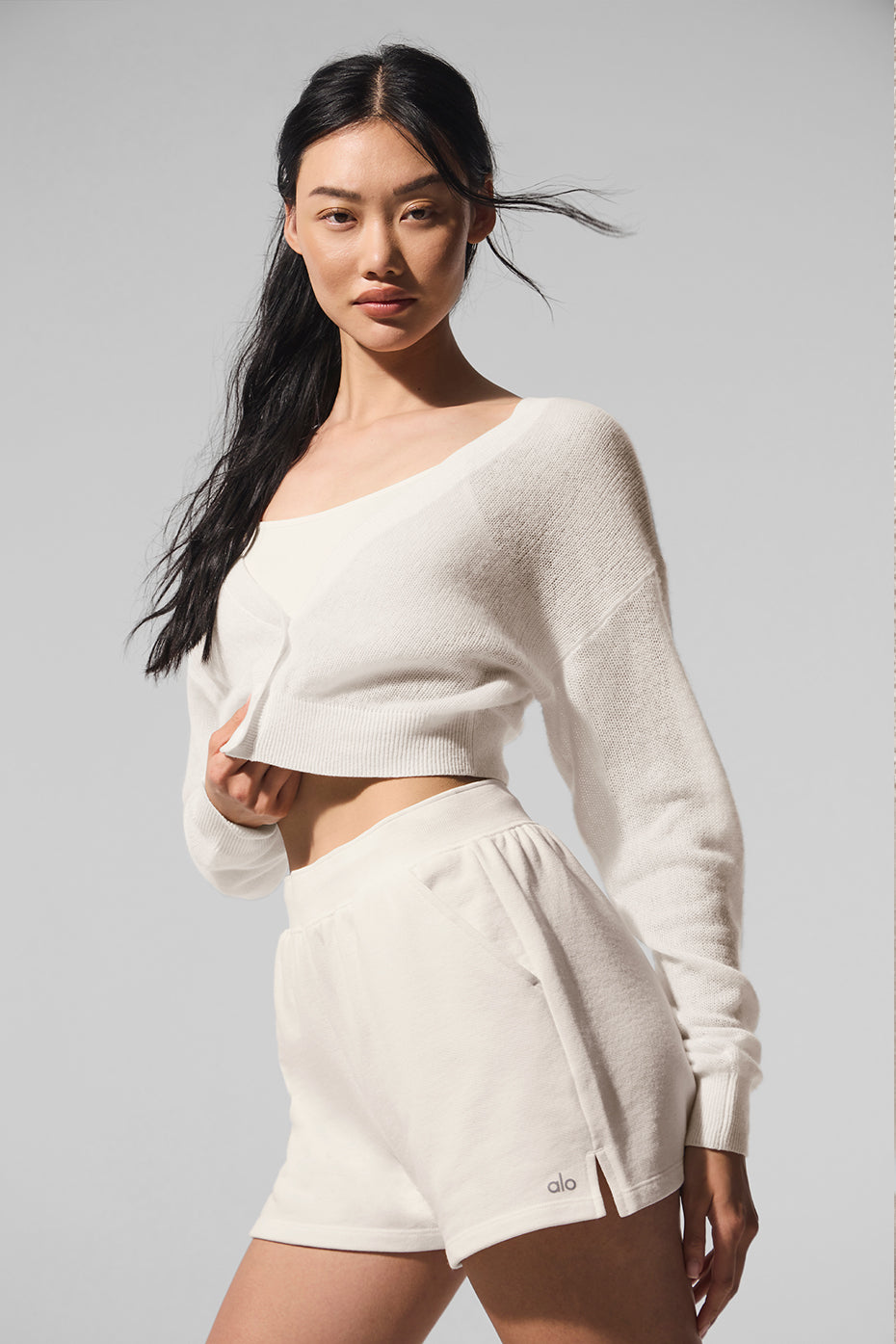 Alo Yoga Sheer Cashmere Cropped Cardigan - Ivory - imagen 1