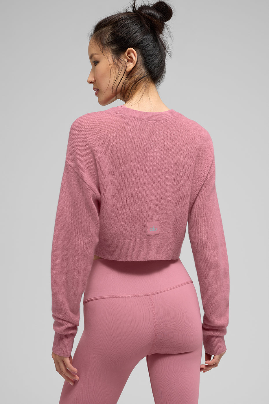 Alo Yoga Sheer Cashmere Cropped Cardigan - Pink Wild Rose - imagen 2
