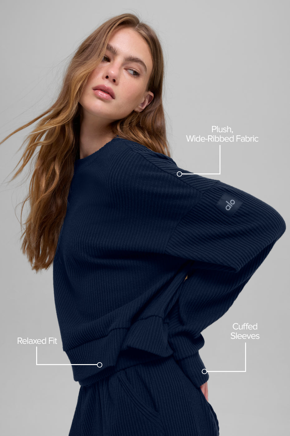 Alo Yoga Muse Crew Neck Pullover - Navy - imagen 2