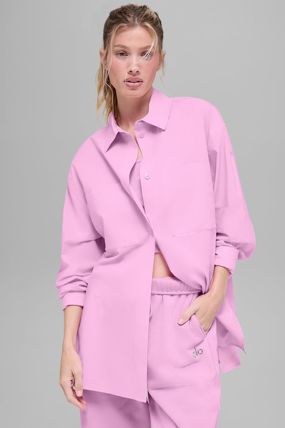 Alo Yoga Cotton Real Deal Button Up Long Sleeve - Candy Heart Pink - imagen 2