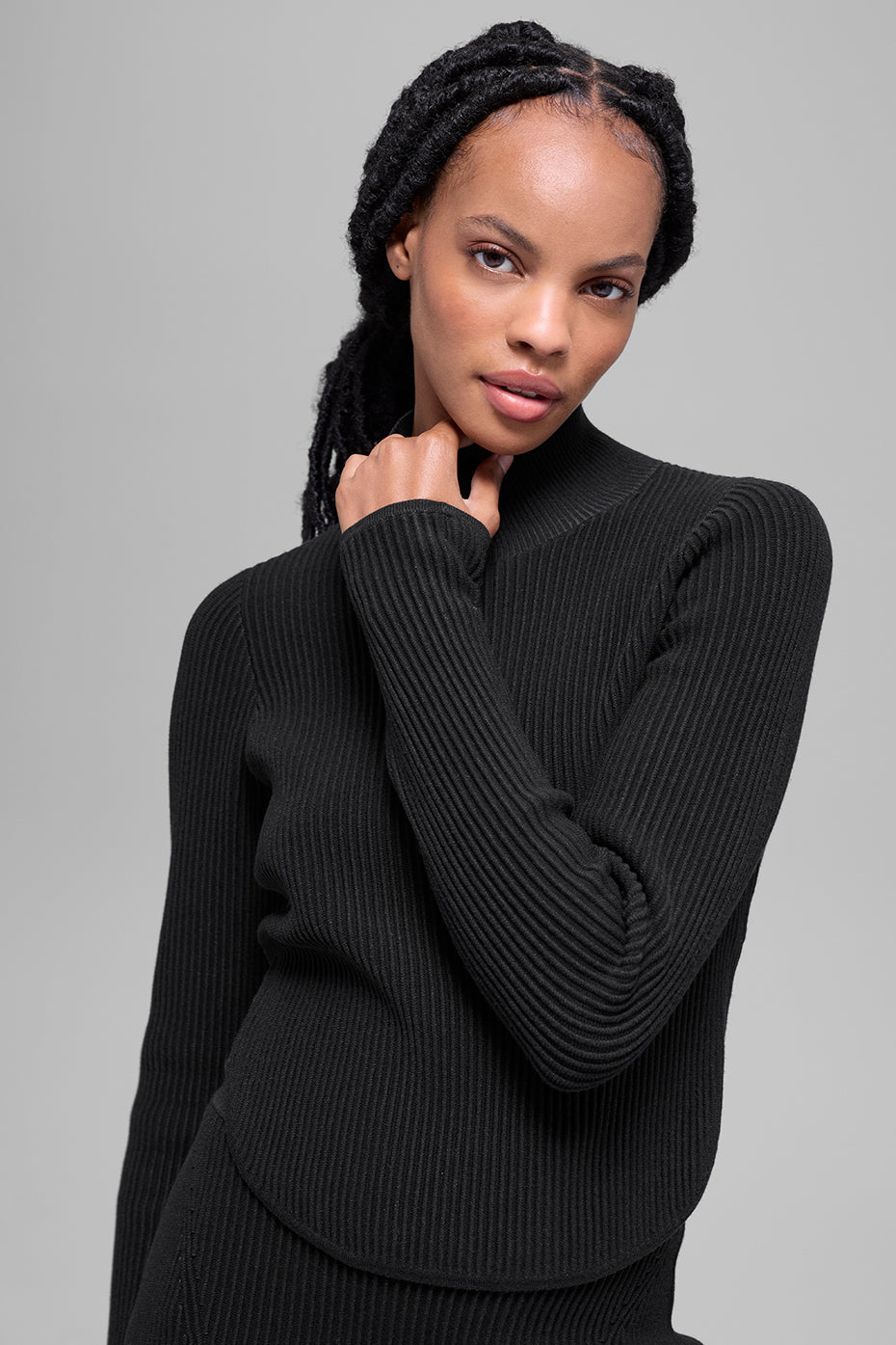 Alo Yoga Denim Knit Backless Long Sleeve - Black/Anthracite - imagen 4