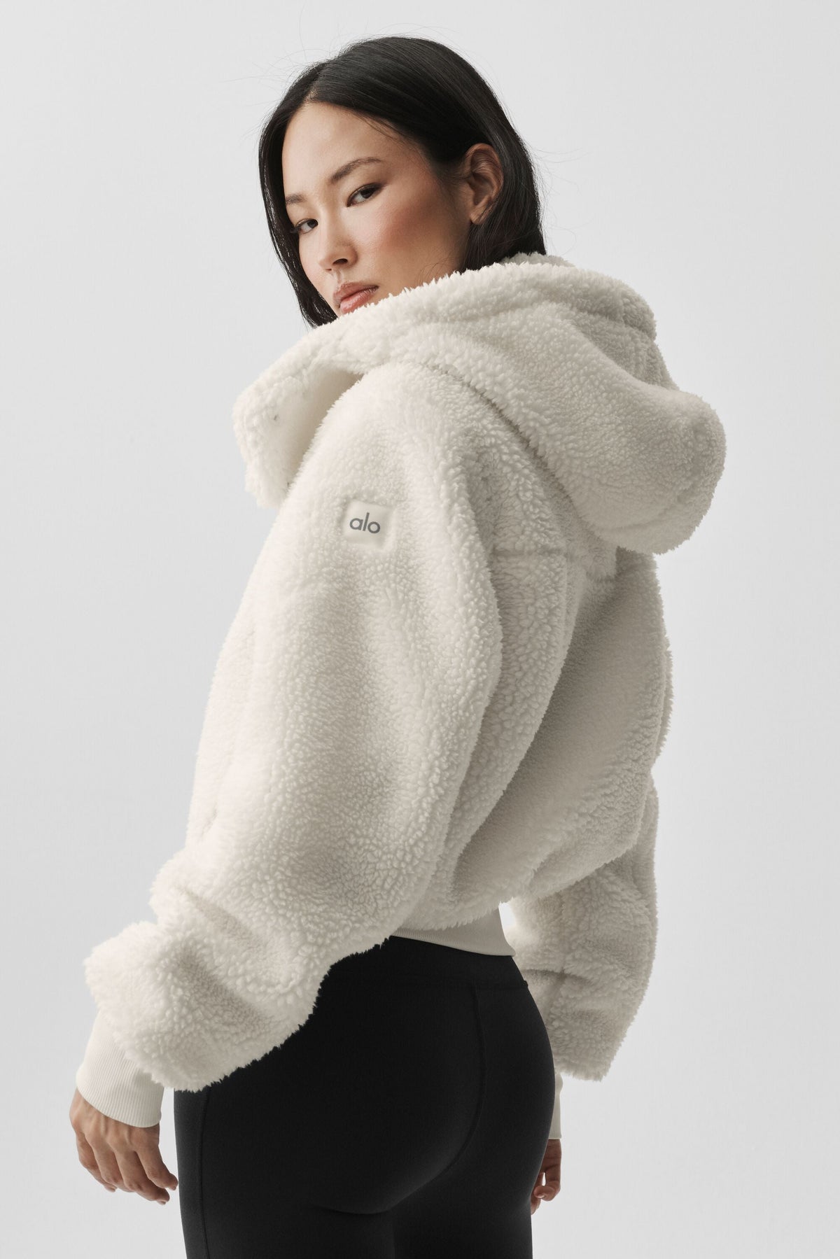 Alo Yoga Foxy Sherpa Jacket - Ivory - imagen 3