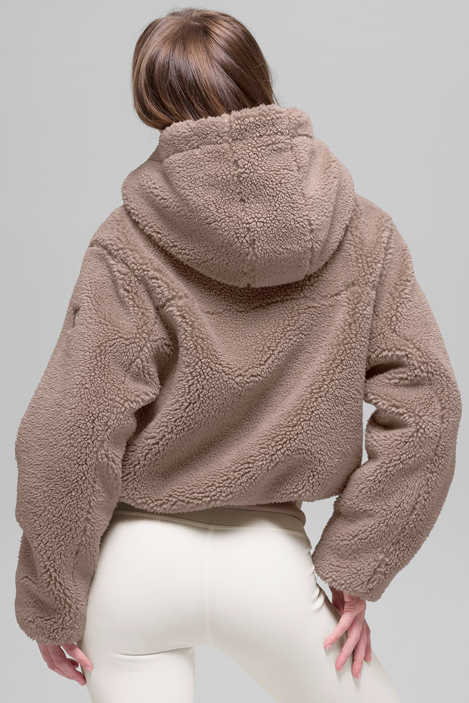 Alo Yoga Foxy Sherpa Jacket - Chai Latte - imagen 3