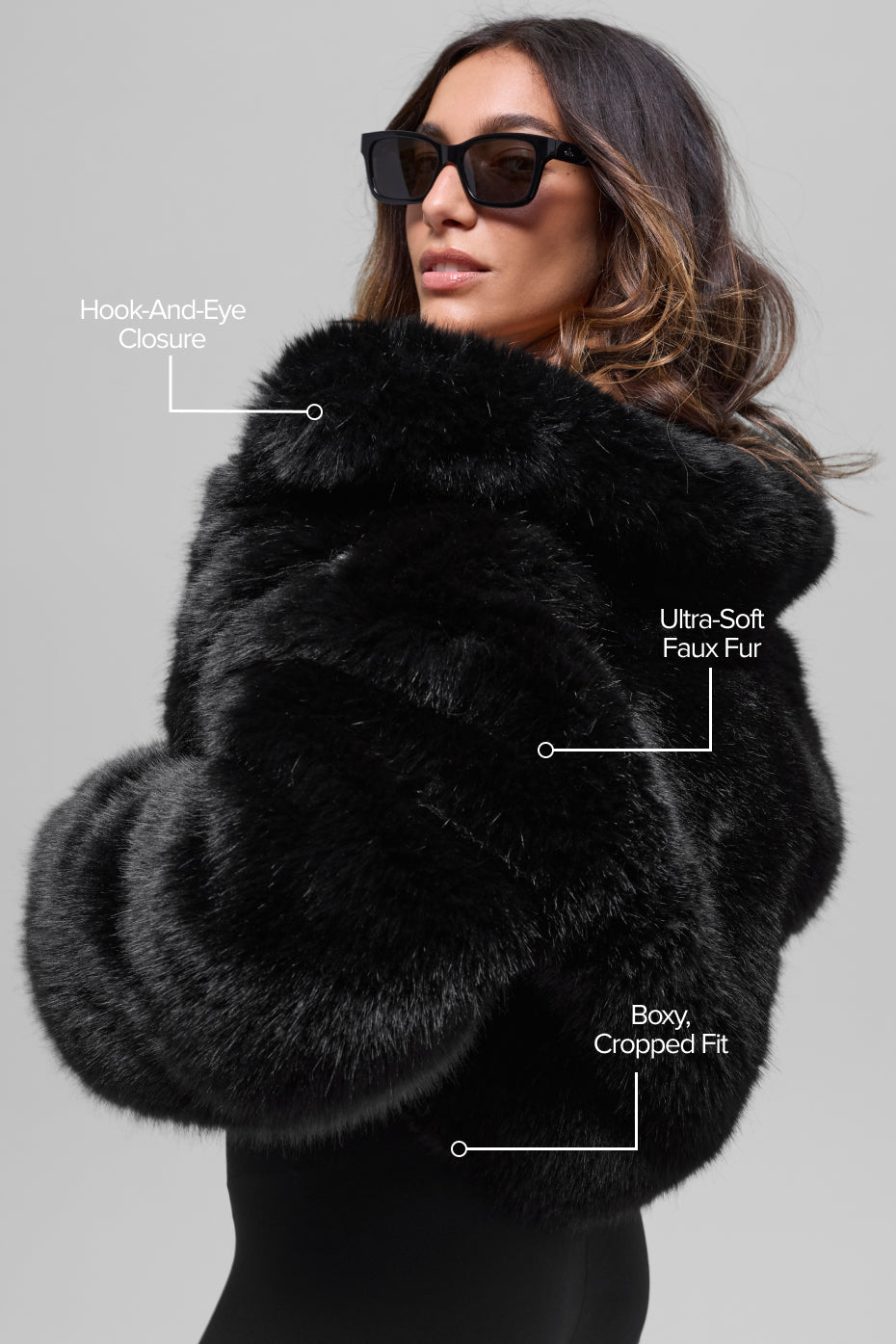 Alo Yoga Opulent Faux Fur Cropped Jacket - Black - imagen 2