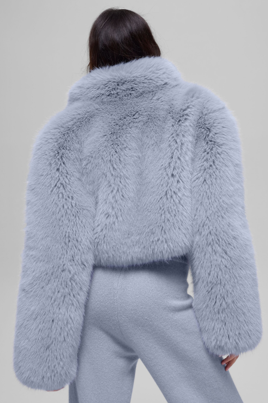 Alo Yoga Opulent Faux Fur Cropped Jacket - Winter Frost - imagen 2
