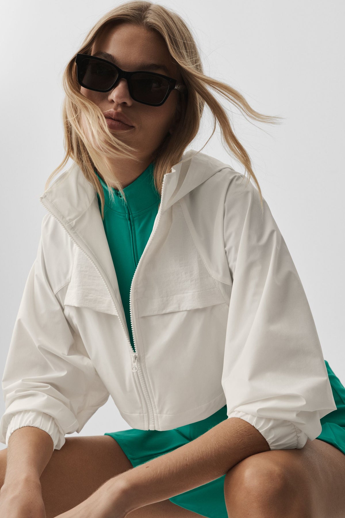 Alo Yoga Cropped Playmaker Jacket - Ivory - imagen 3