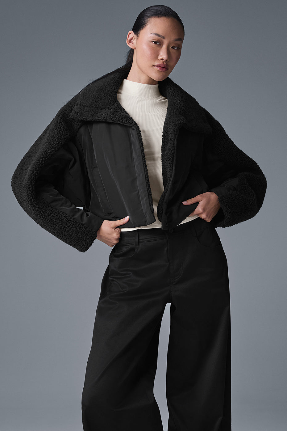 Alo Yoga Sherpa Cozy Escape Puffer - Black/Black - imagen 1
