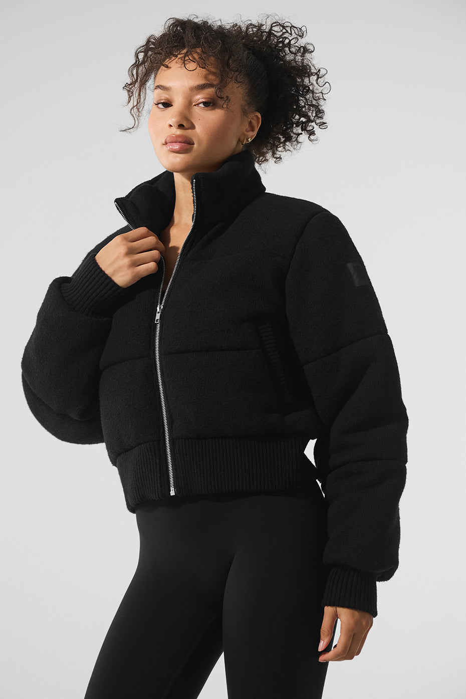 Alo Yoga Darling Sweater Puffer - Black - imagen 1