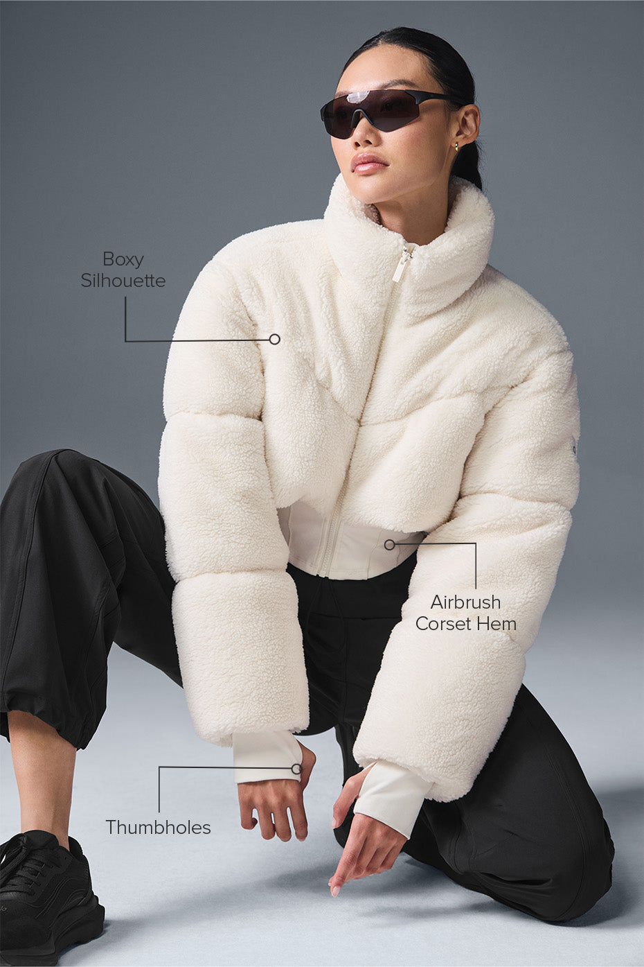 Alo Yoga Sherpa Main Act Corset Puffer - Ivory - imagen 2