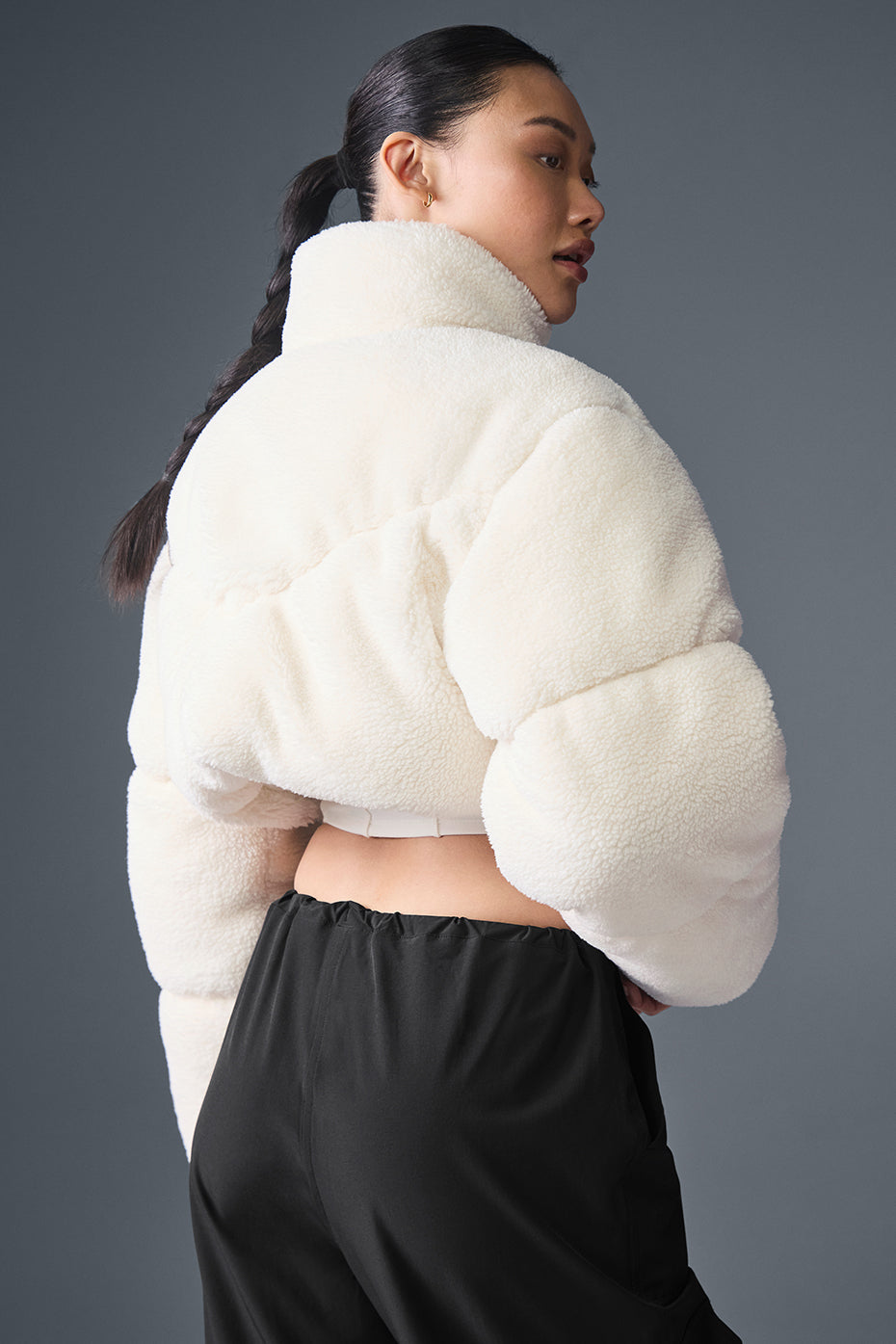 Alo Yoga Sherpa Main Act Corset Puffer - Ivory - imagen 3