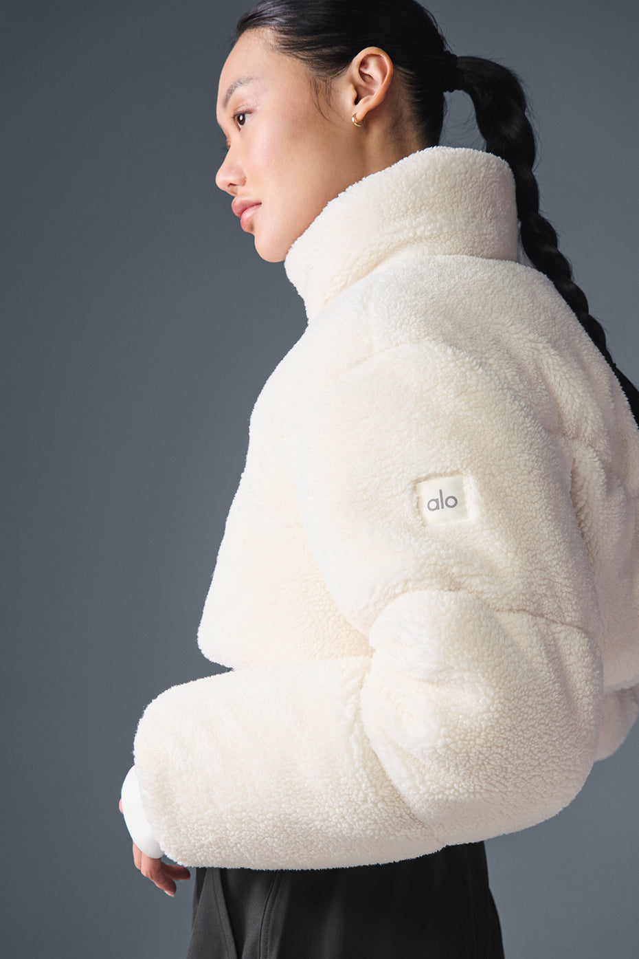 Alo Yoga Sherpa Main Act Corset Puffer - Ivory - imagen 4