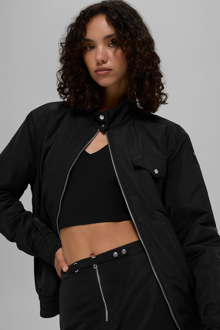 Alo Yoga Work It Bomber - Black - imagen 4