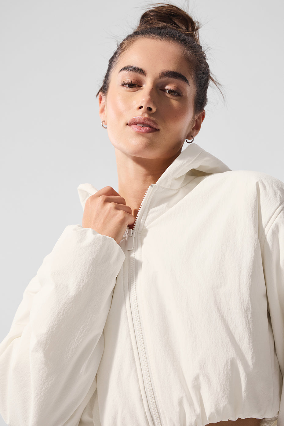 Alo Yoga Cropped Mountain Peak Full-Zip Hoodie - Ivory - imagen 4