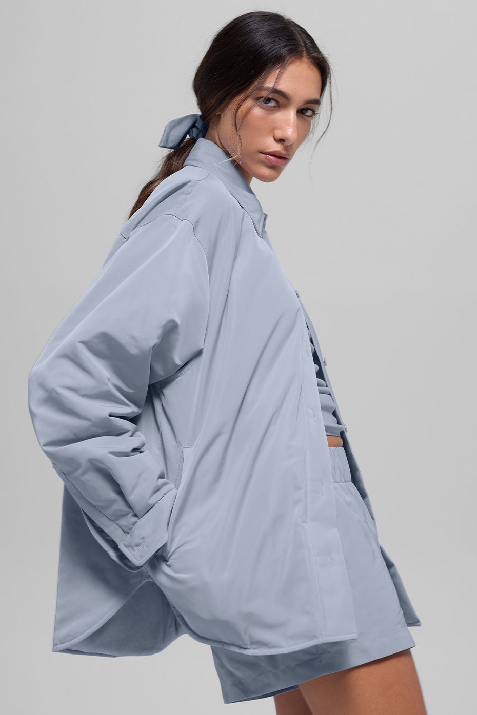 Alo Yoga Socialite Shacket - Winter Frost - imagen 3
