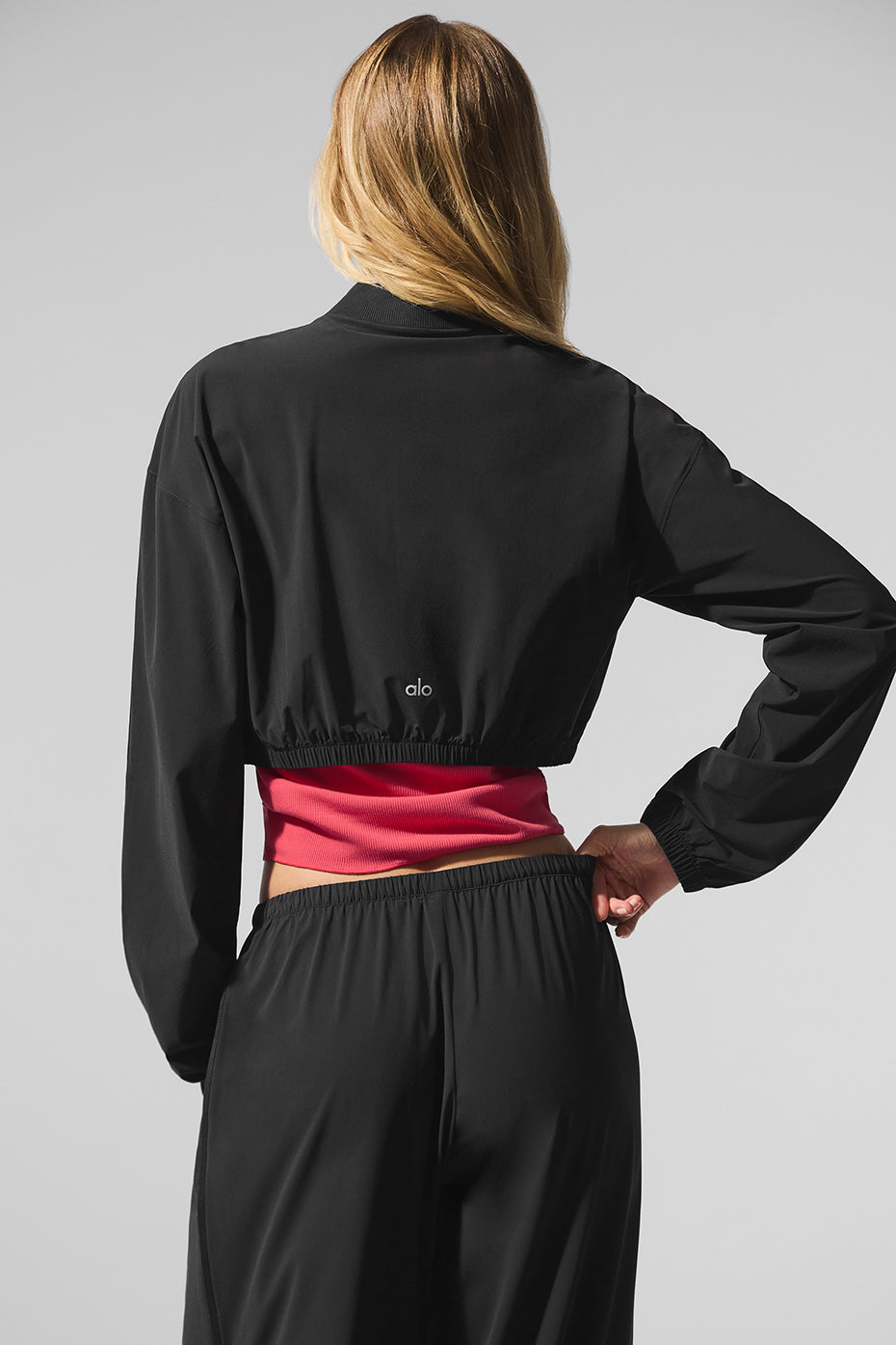 Alo Yoga Cropped Breezy Full-Zip Cover Up - Black - imagen 3
