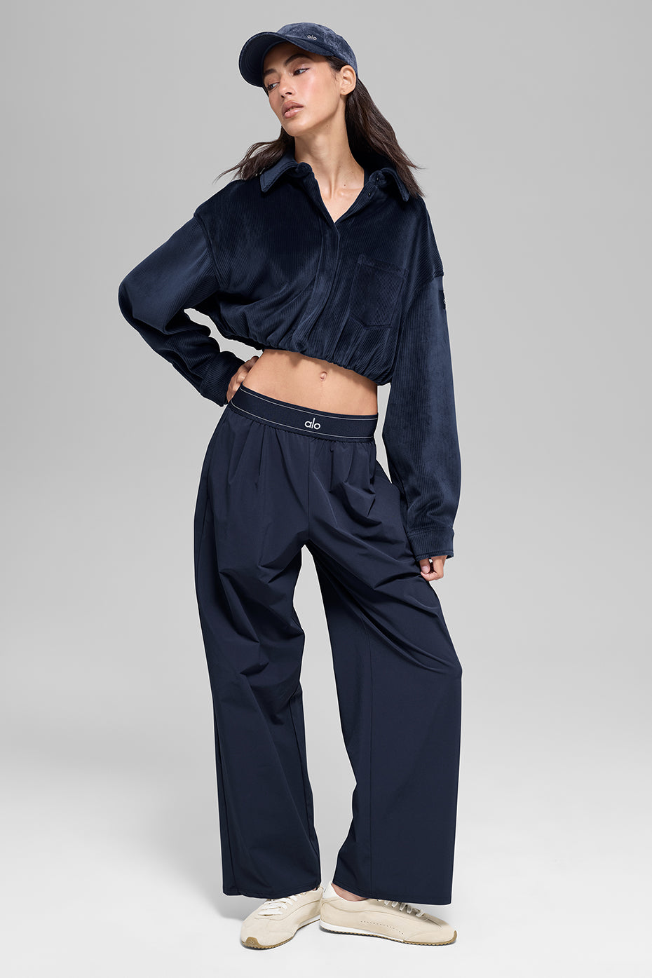 Alo Yoga Ribbed Velour Cropped Mountain Side Jacket - Navy - imagen 4