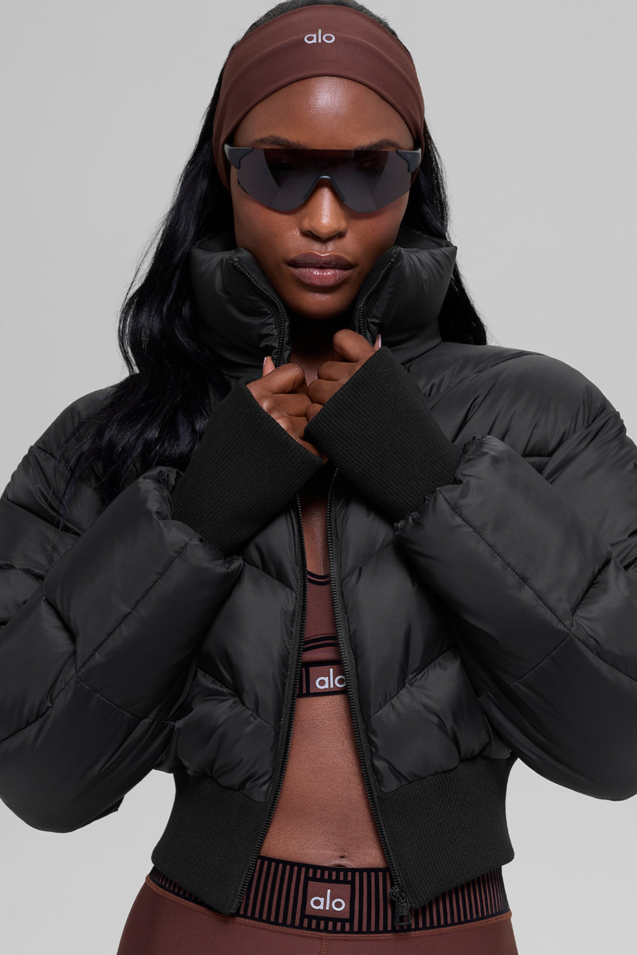 Alo Yoga Cropped Atmosphere Puffer - Black - imagen 1