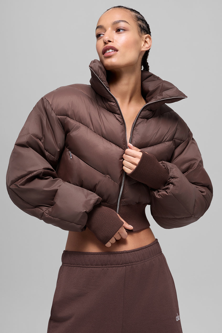 Alo Yoga Cropped Atmosphere Puffer - Brownstone - imagen 1
