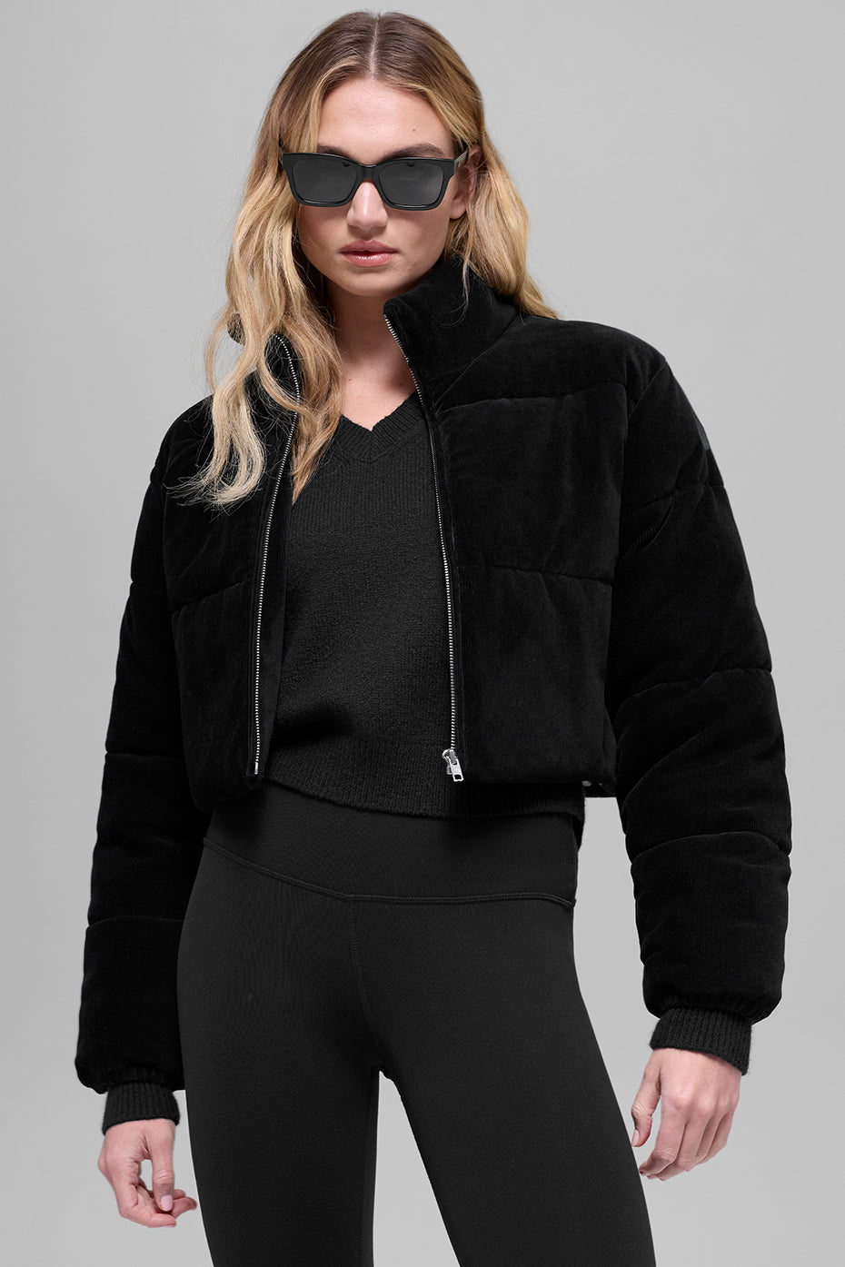 Alo Yoga Micro Corduroy Dreamy Puffer - Black - imagen 4