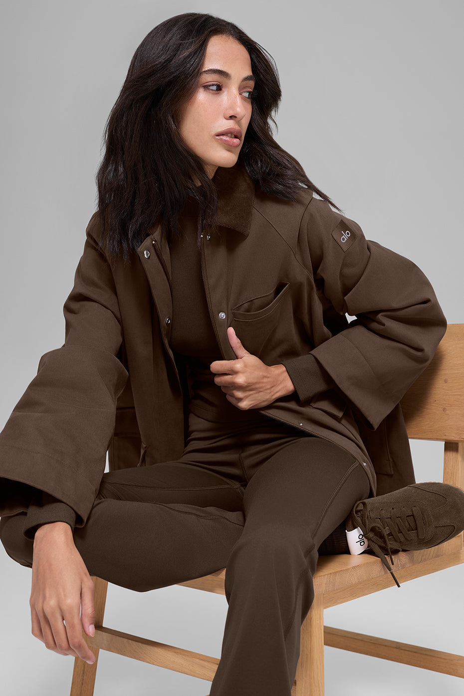 Alo Yoga Twill Barn Jacket - Espresso - imagen 4