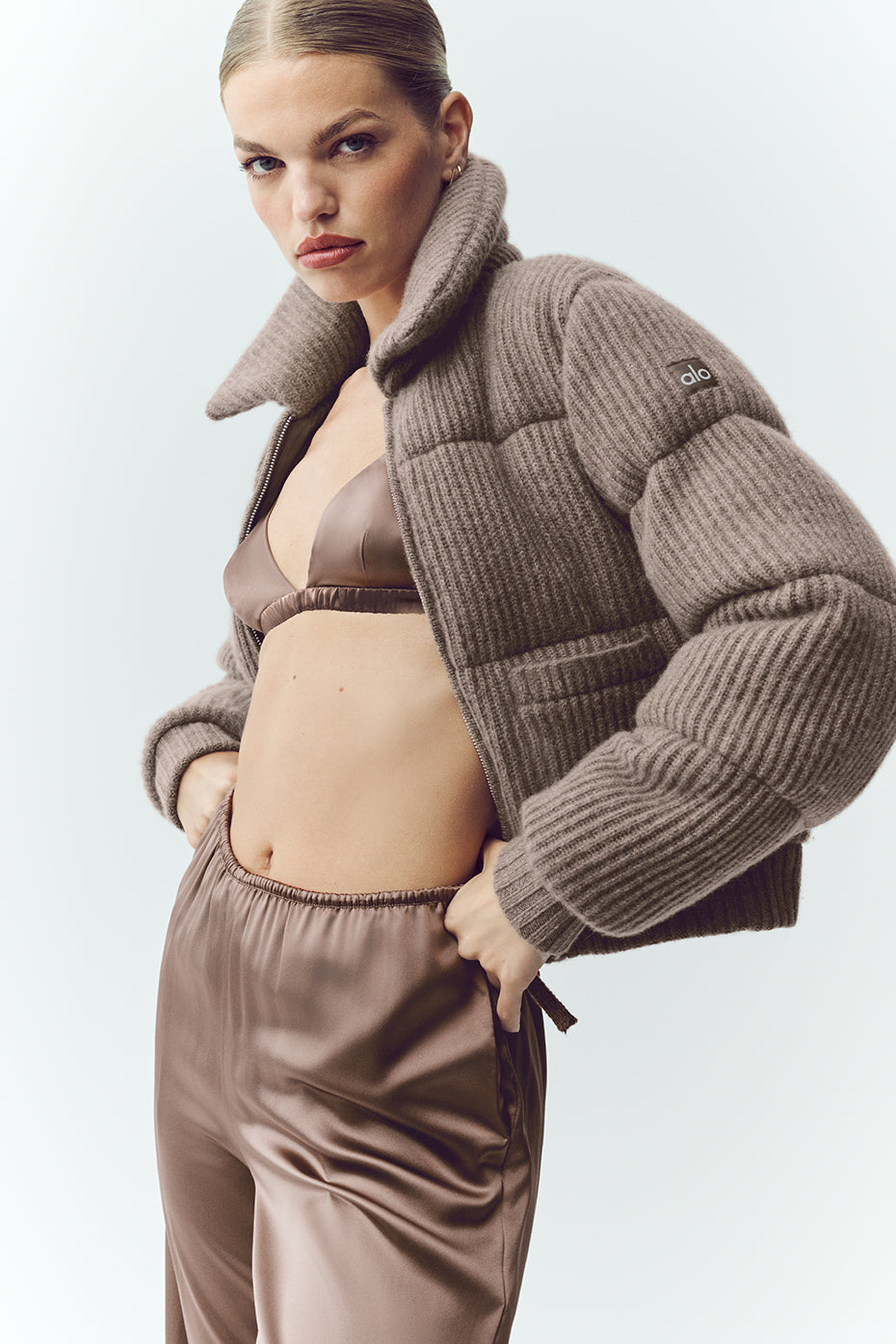 Alo Yoga Cashmere Northstar Sweater Puffer - Alpine Cocoa Heather - imagen 5