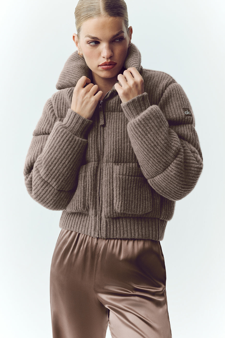 Alo Yoga Cashmere Northstar Sweater Puffer - Alpine Cocoa Heather - imagen 4