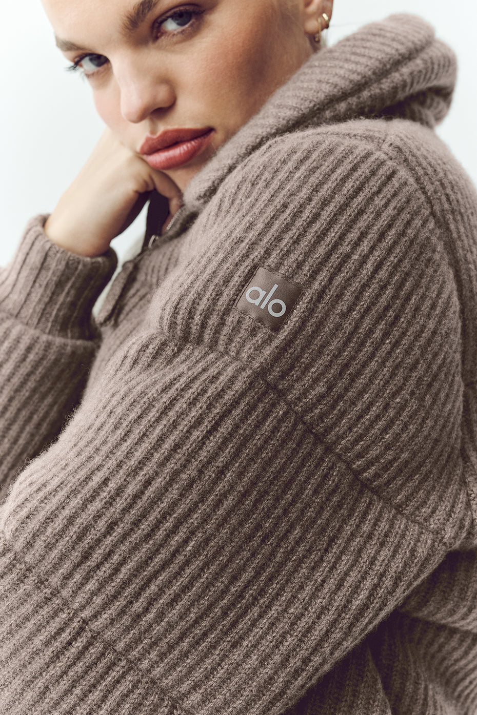 Alo Yoga Cashmere Northstar Sweater Puffer - Alpine Cocoa Heather - imagen 3