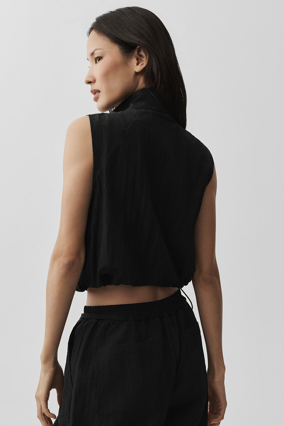 Alo Yoga Ripstop Electric Vest - Black - imagen 3