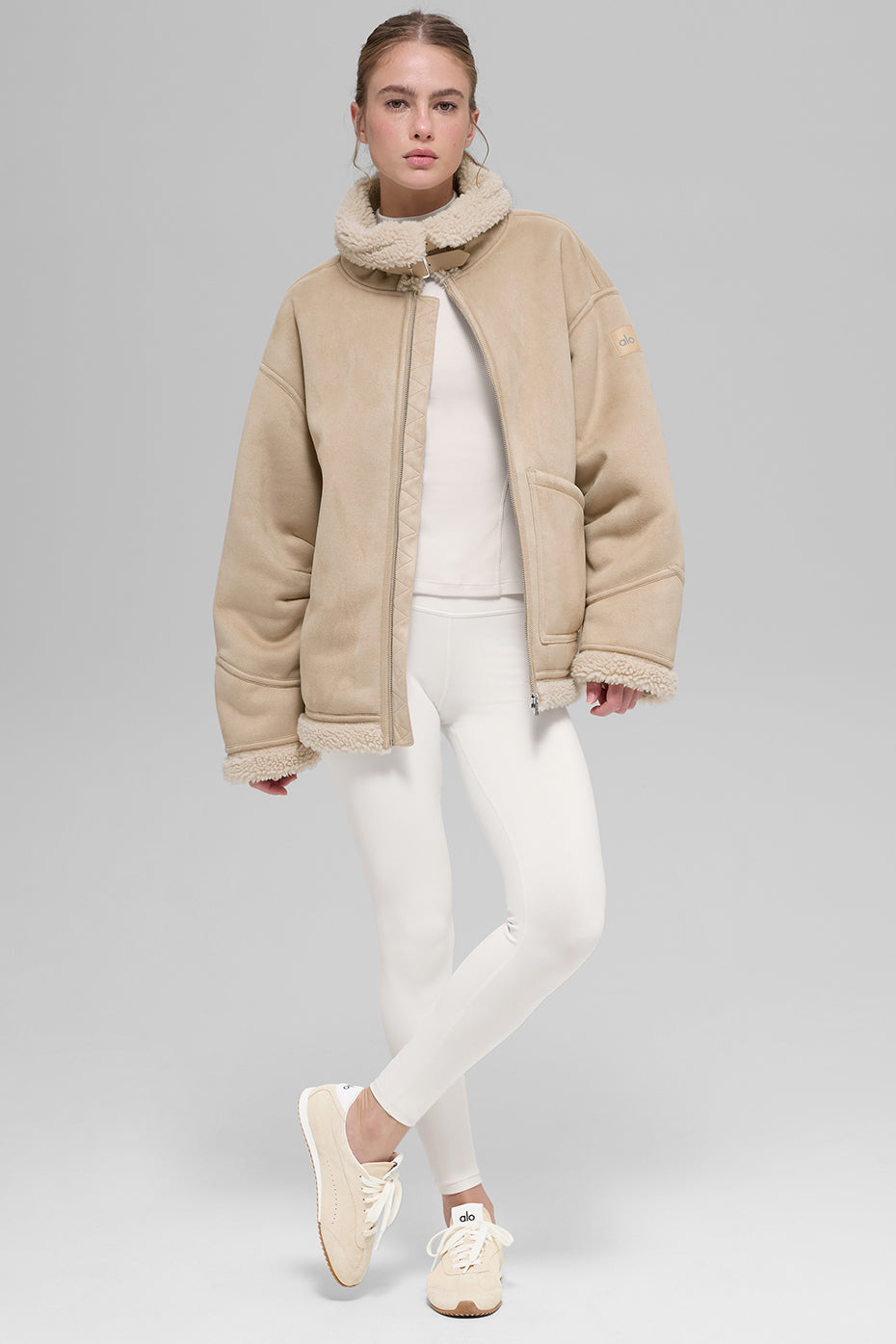 Alo Yoga Faux Shearling Grand Jacket - Woodland Tan - imagen 7