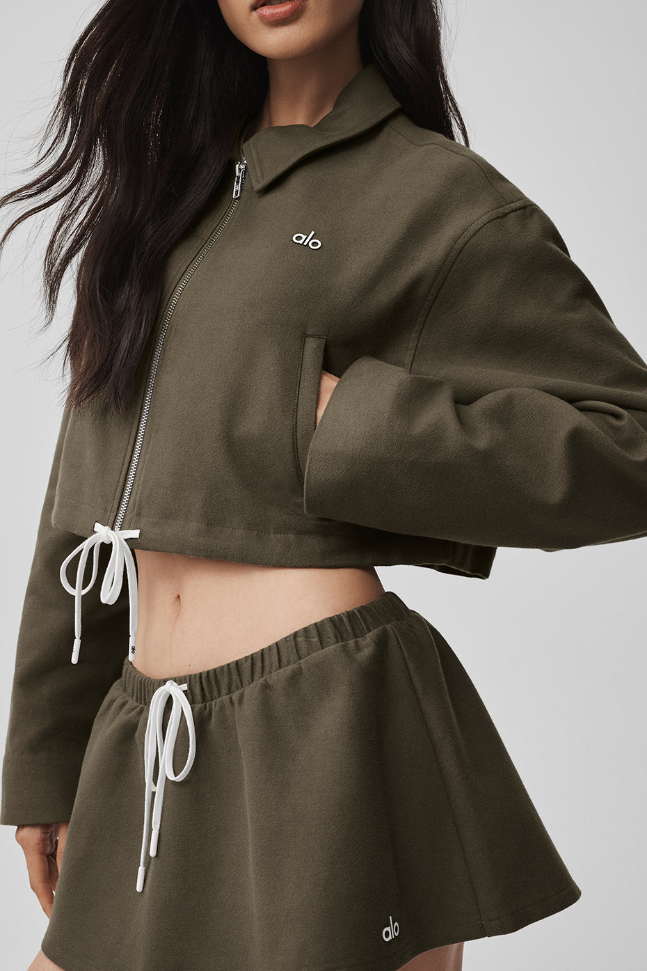 Alo Yoga Cropped Fan Favorite Full Zip Jacket - Olive Tree - imagen 4
