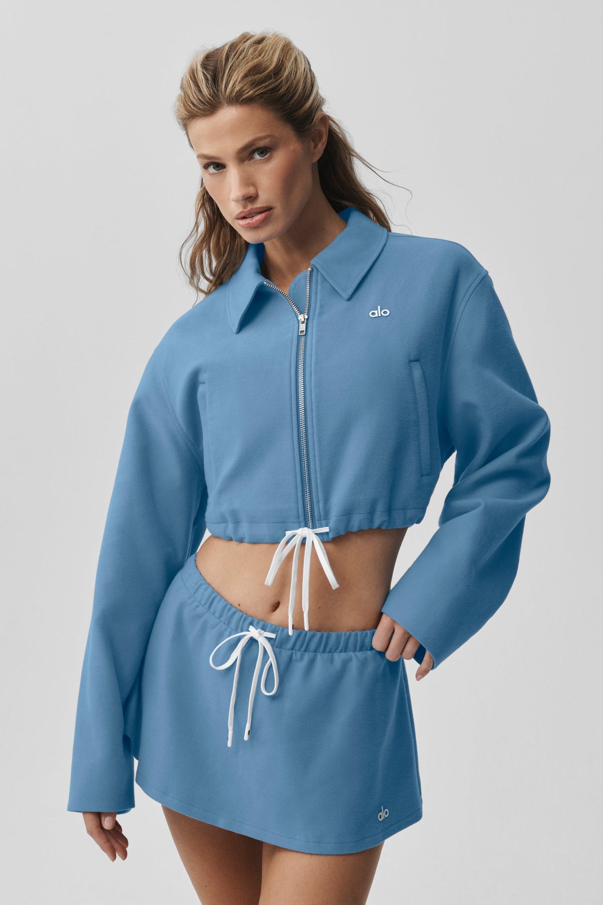 Alo Yoga Cropped Fan Favorite Full Zip Jacket - California Blue - imagen 3