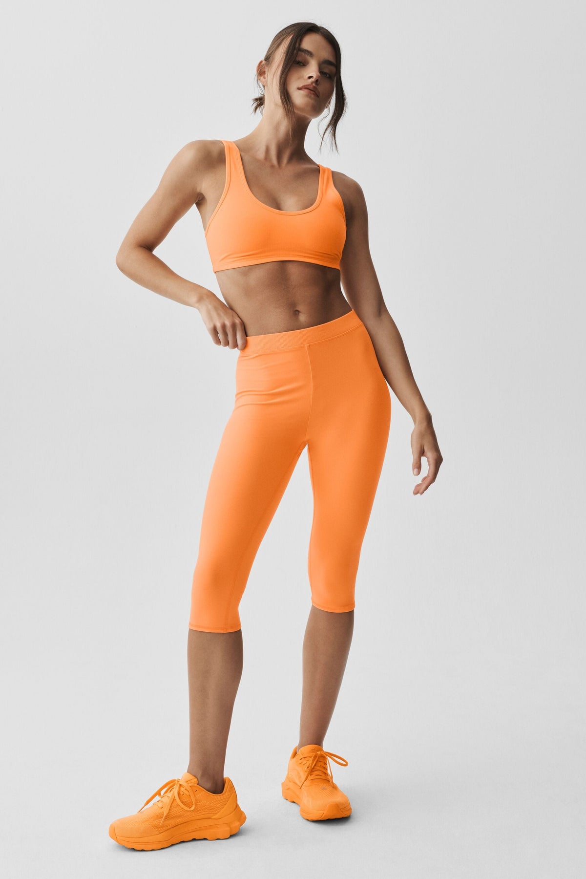 Alo Yoga Alosoft High-Waist Iconic 90's Capri - Satsuma Breeze - imagen 6