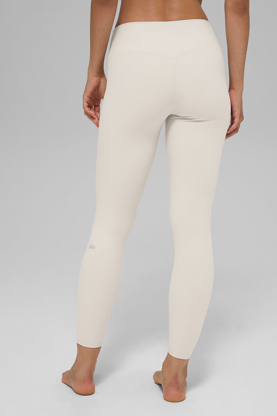 Alo Yoga Alosoft High-Waist 7/8 Highlight Legging - Bone - imagen 3