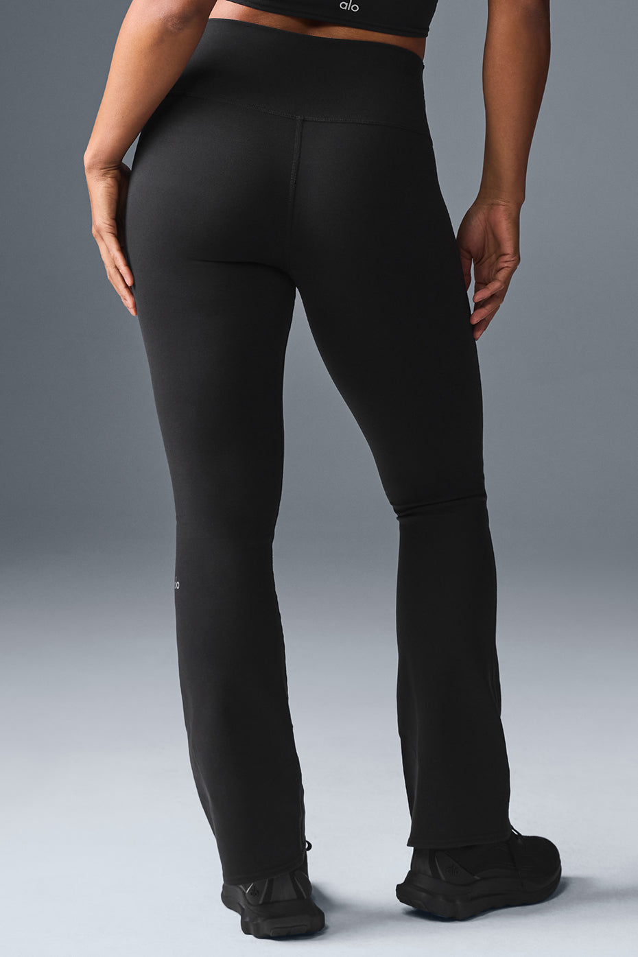Alo Yoga Airbrush High-Waist Bootcut Legging (Regular) - Black - imagen 2