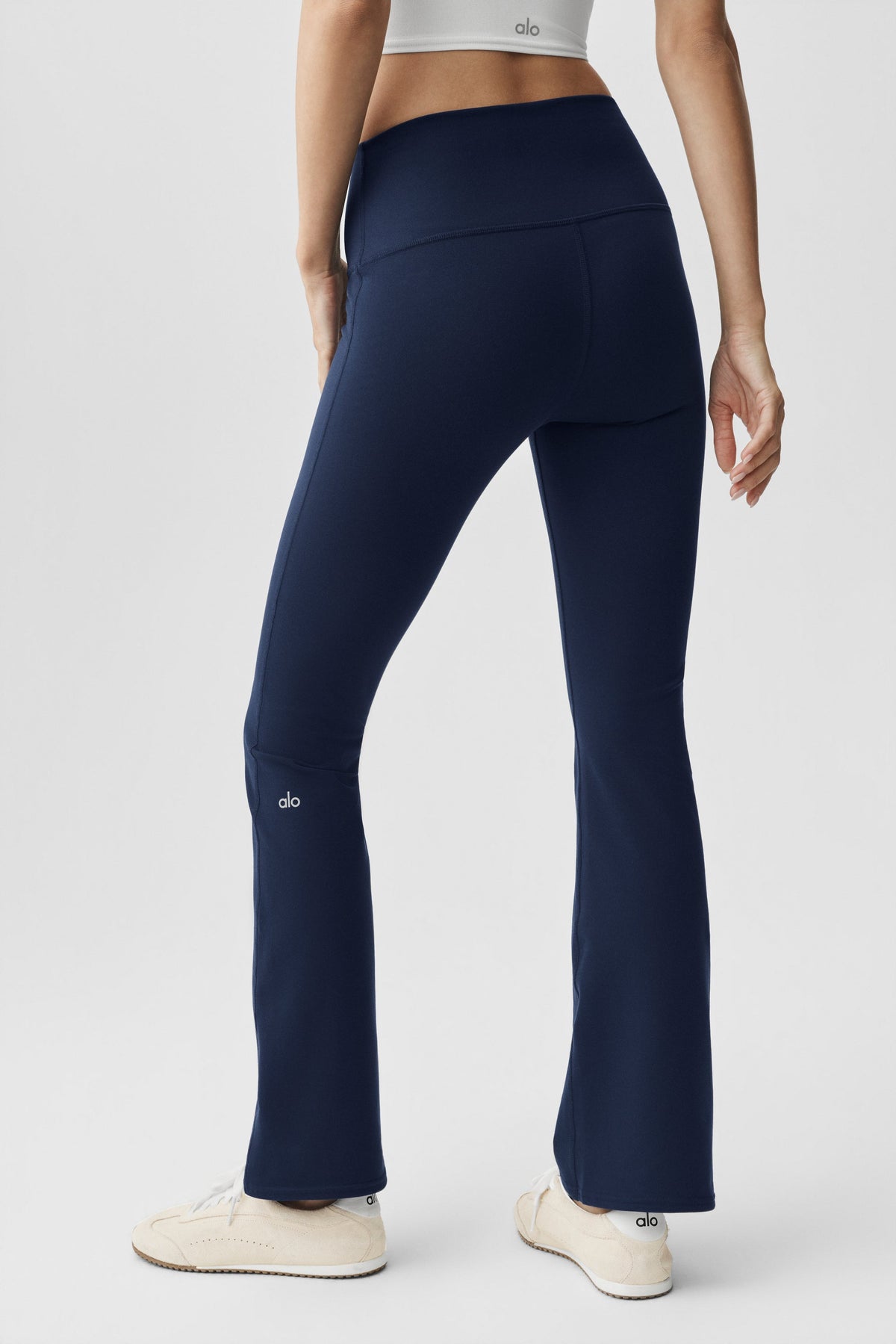 Alo Yoga Airbrush High-Waist Bootcut Legging (Short) - Navy - imagen 2