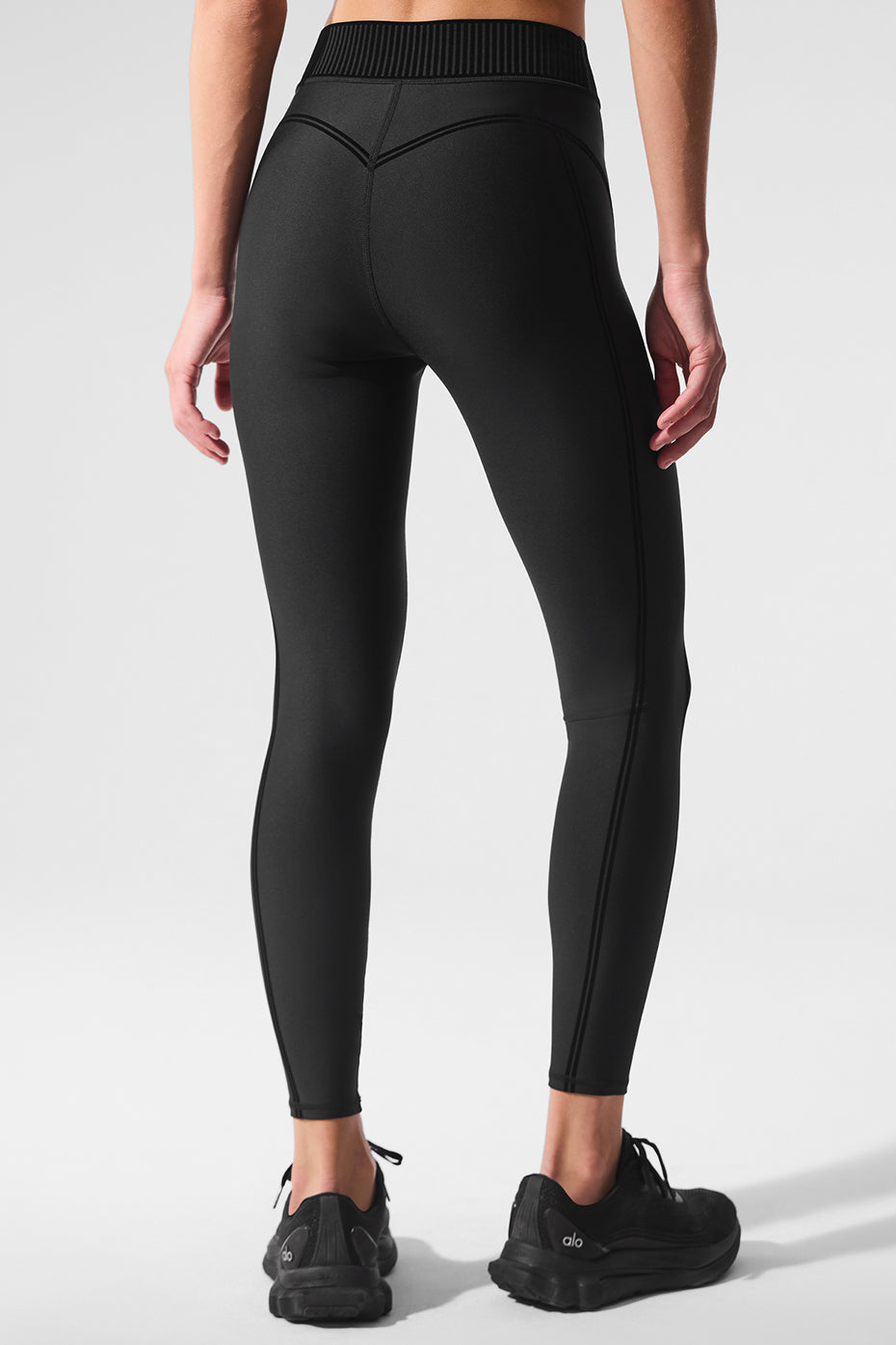 Alo Yoga Airlift High-Waist 7/8 Line Up Legging - Black - imagen 4
