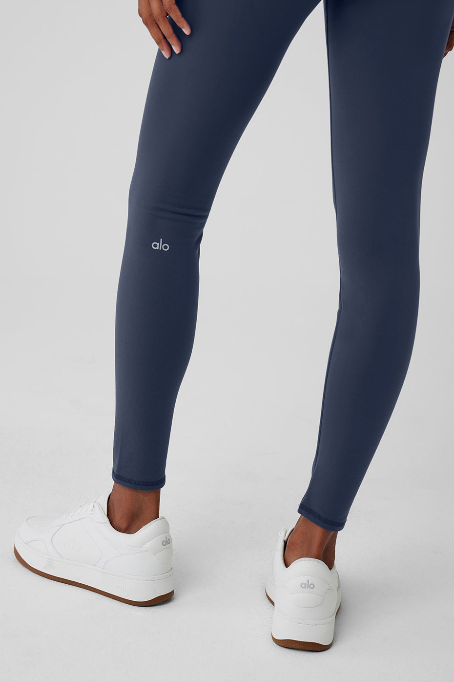 Alo Yoga Airbrush Winter Warm High-Waist Nocturne Legging - Navy - imagen 5