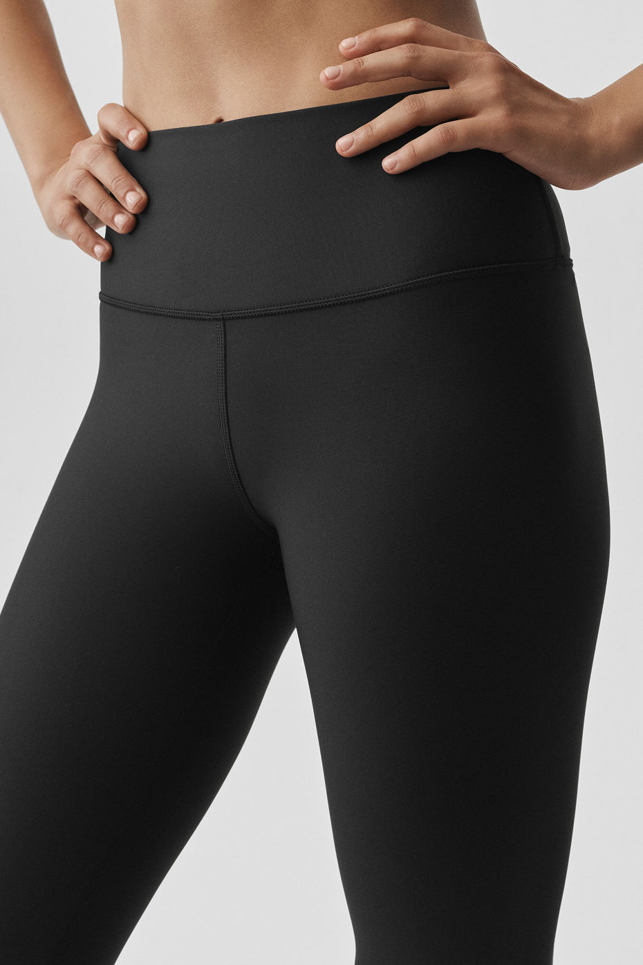 Alo Yoga Airlift Winter Warm High-Waist Legging - Black - imagen 3