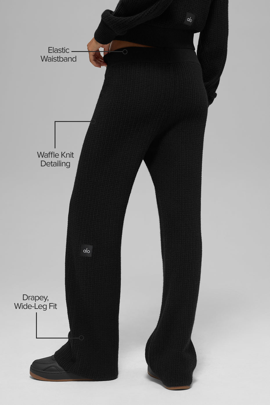 Alo Yoga Cashmere High-Waist Plush Waffle Pant - Black - imagen 2
