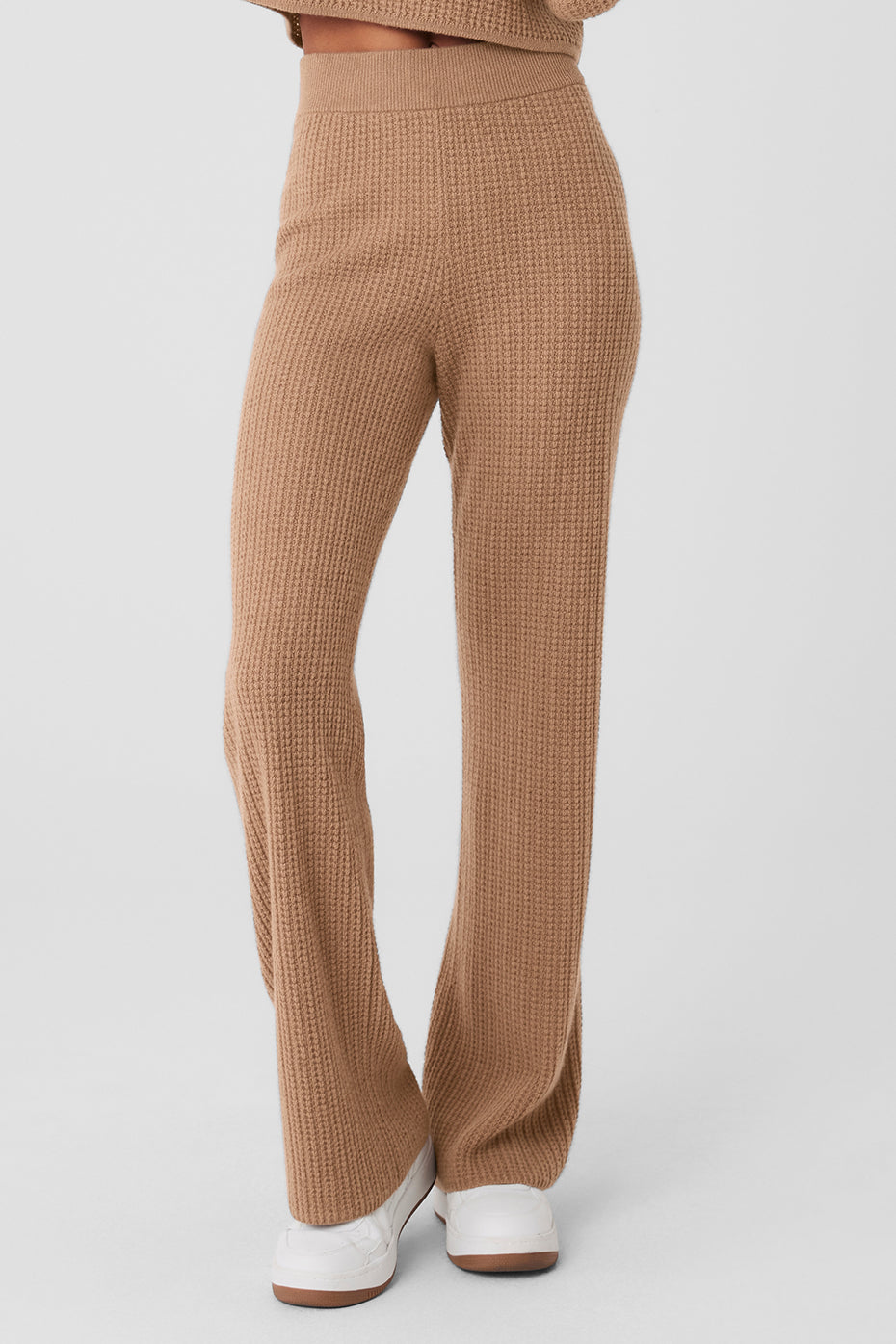 Alo Yoga Cashmere High-Waist Plush Waffle Pant - Toasted Almond - imagen 1