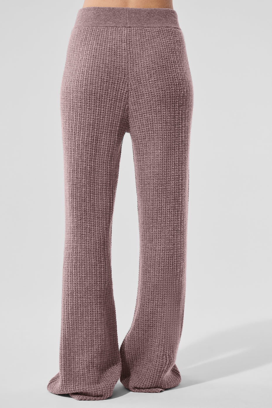 Alo Yoga Cashmere High-Waist Plush Waffle Pant - Mushroom Heather - imagen 3