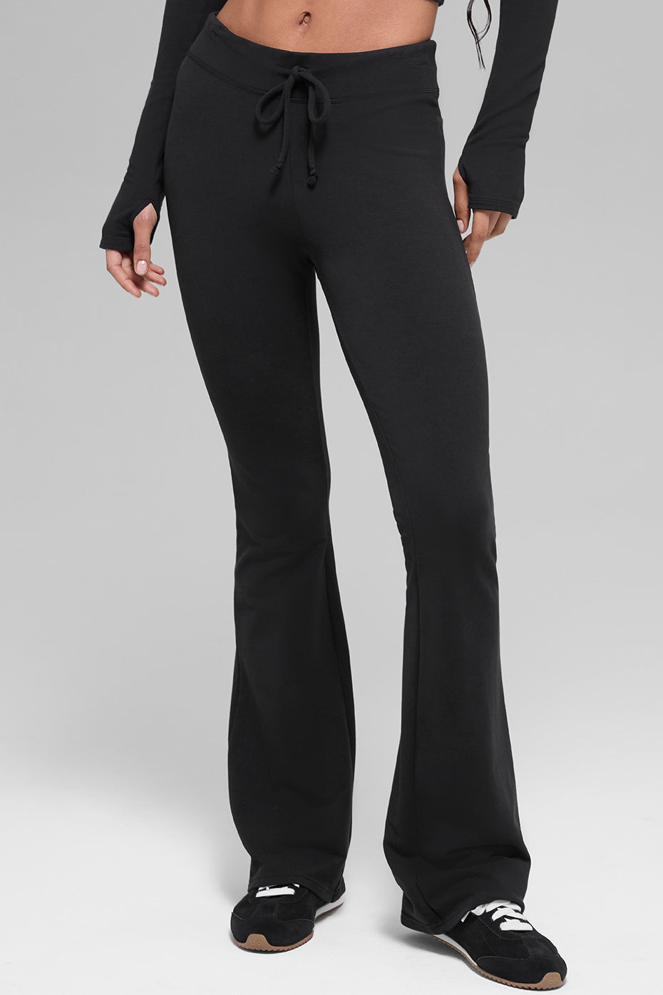 Alo Yoga Sway Bootcut Sweatpant - Black - imagen 3