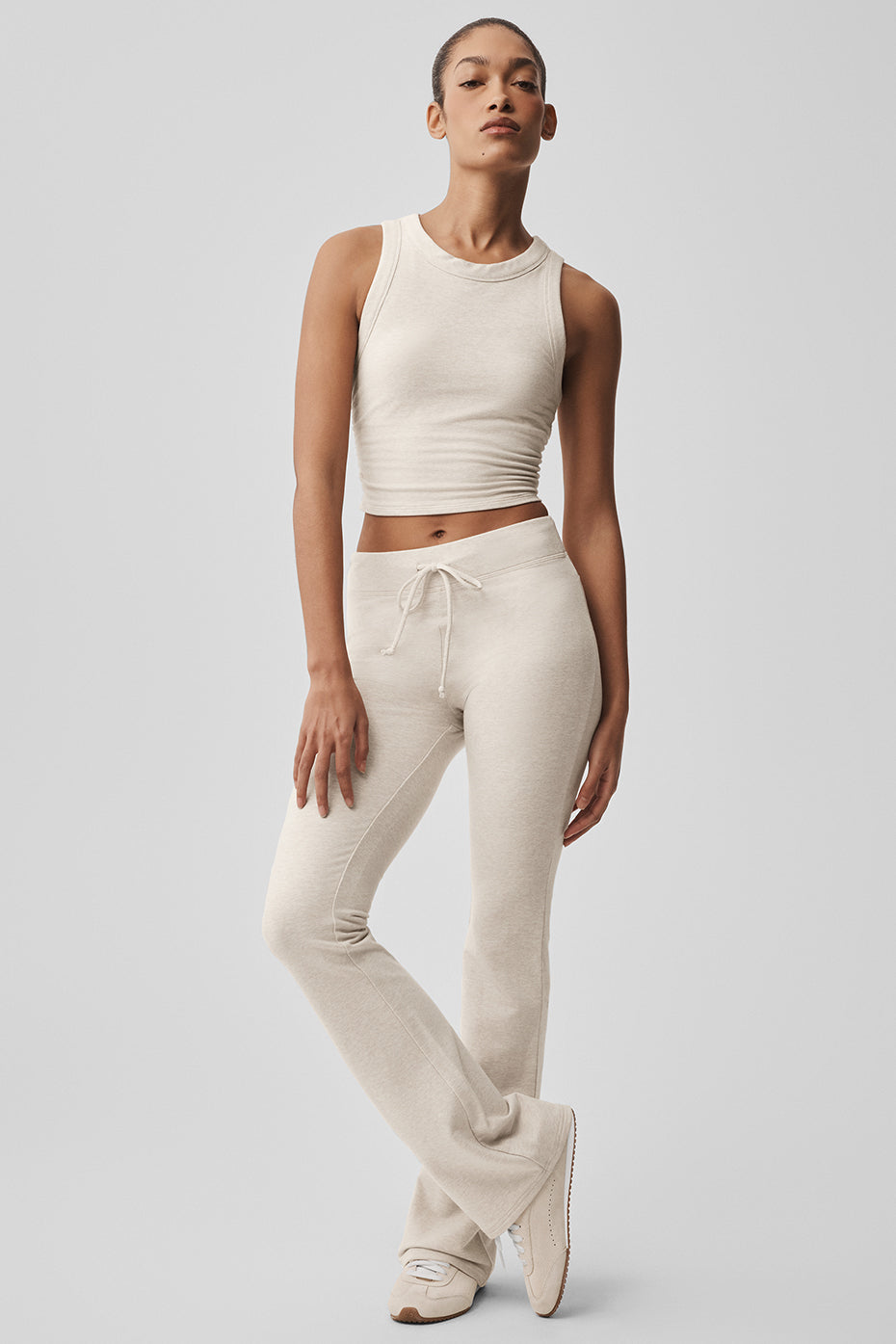 Alo Yoga Sway Bootcut Sweatpant - Oatmeal Heather - imagen 1