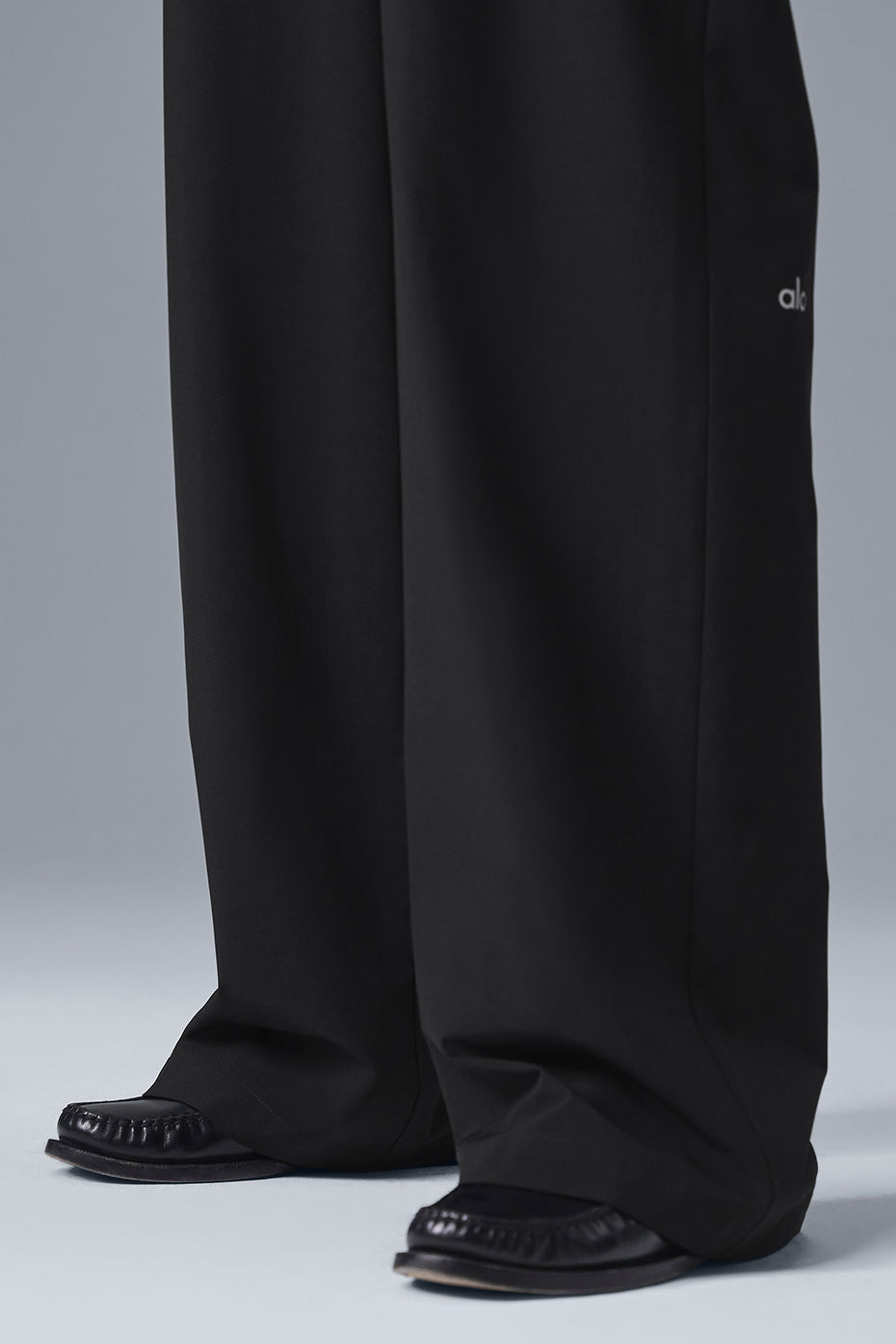 Alo Yoga High-Waist Pursuit Trouser (Long) - Black - imagen 4