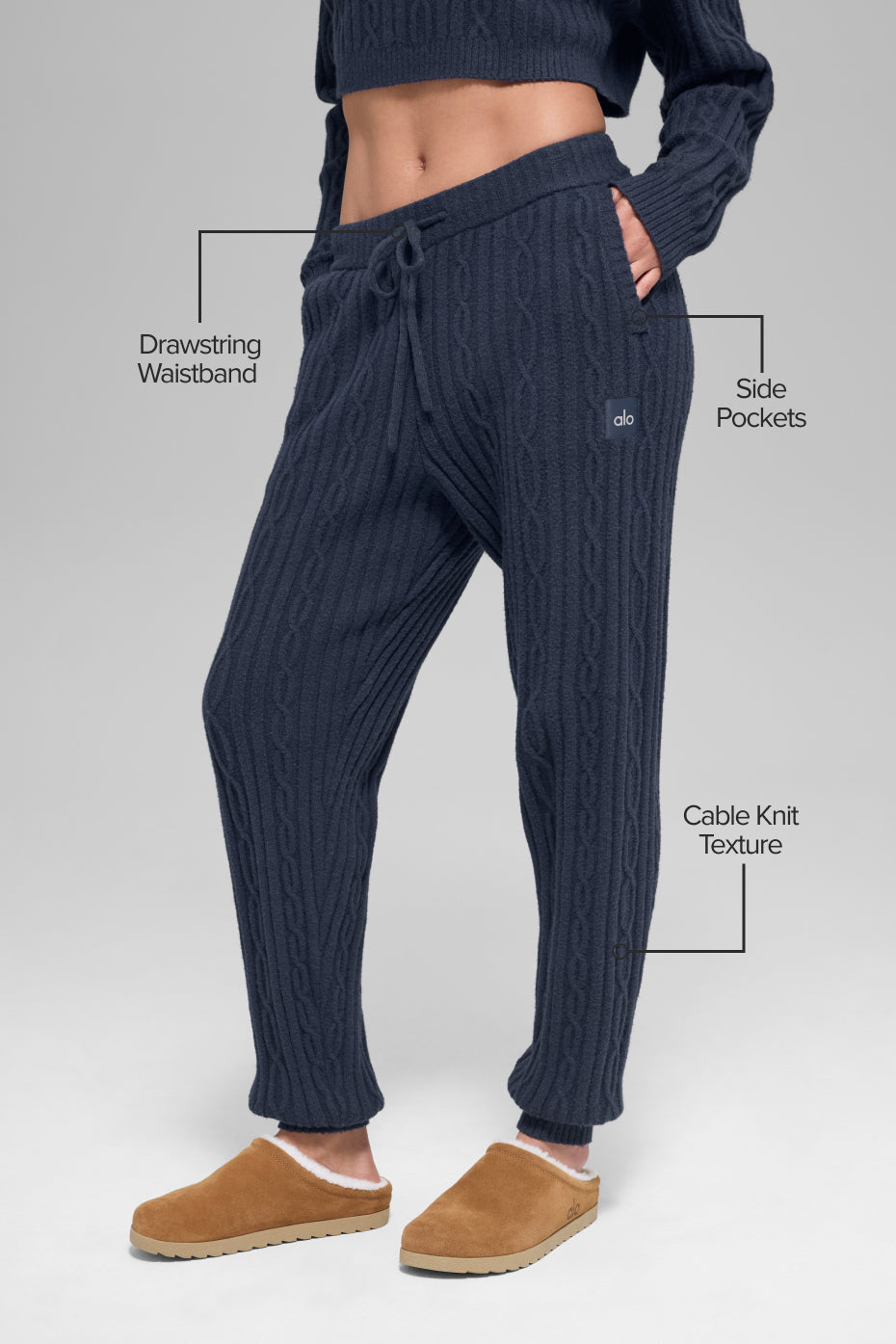Alo Yoga Cable Knit Winter Bliss Pant - Navy - imagen 2