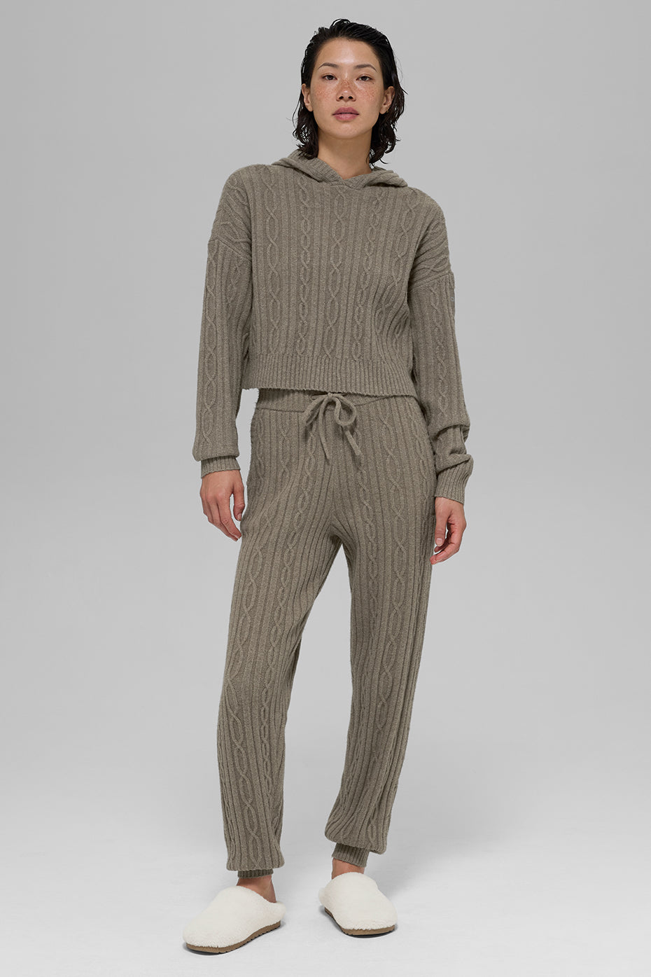 Alo Yoga Cable Knit Winter Bliss Pant - Light Cocoa - imagen 5